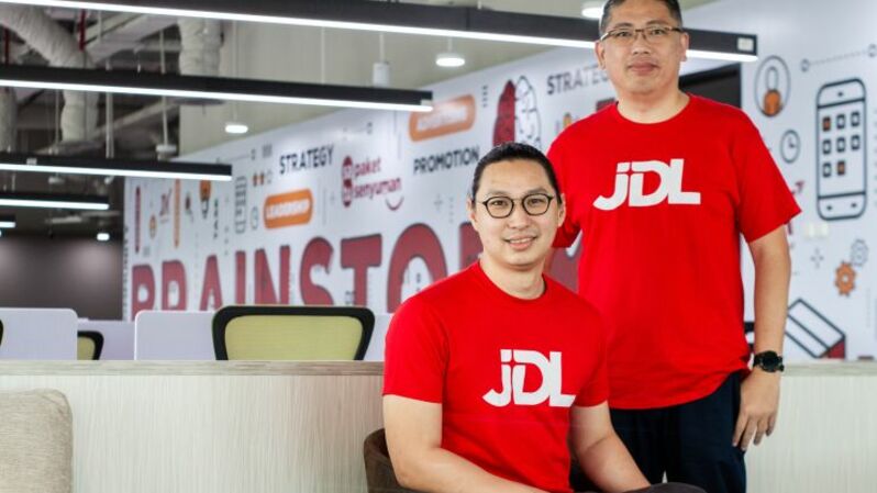 JDL Express (ki-ka) Leonard Pontoh, Chief Financial Officer PT Jaya Ekspress Transindo dan Bary Lim, CEO PT Jaya Ekspress Transindo