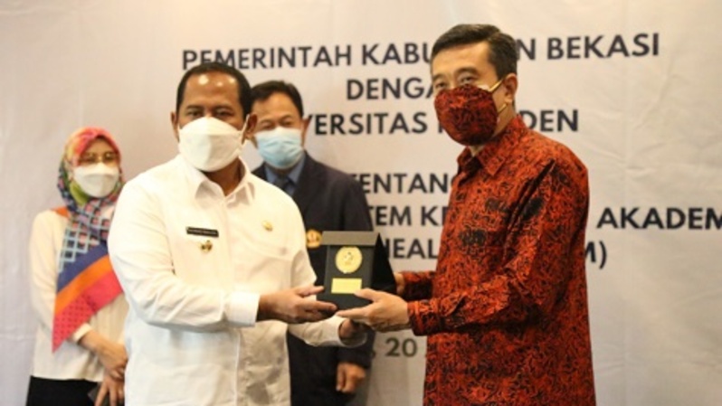 President University bekerja sama dengan Pemerintah Kabupaten (Pemkab) Bekasi. MoU untuk pengembangan sistem kesehatan akademik (Academic Health System atau AHS) di Kabupaten Bekasi. 