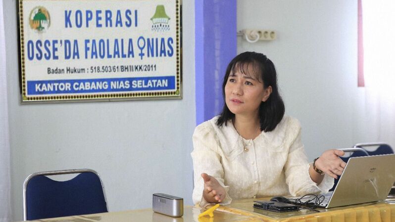 Amani Lahagu, General Manager di Koperasi Konsumen Osseda Faolala, sudah menjadi mitra LPDB-KUMKM dengan jumlah modal pinjaman sebesar Rp 5 miliar. (Foto: Dok. KUMKM)