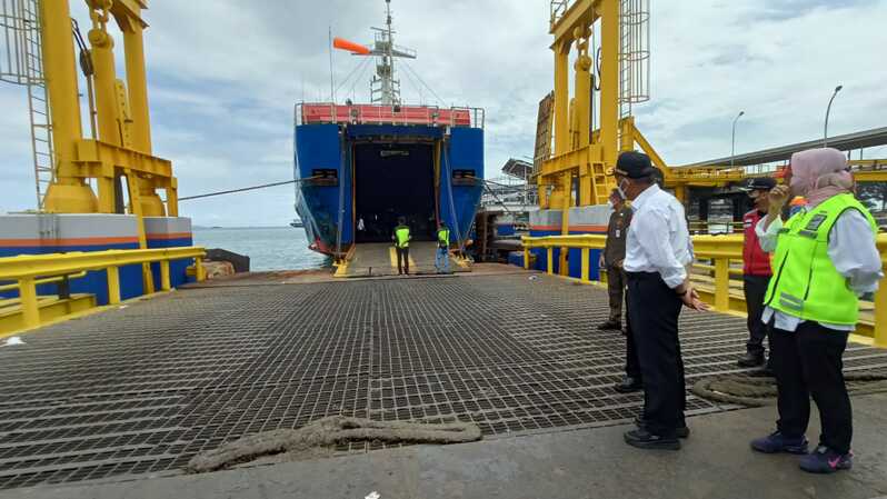 Menko PMK Muhadjir Effendy meninjau Pelabuhan Merak, Banten
