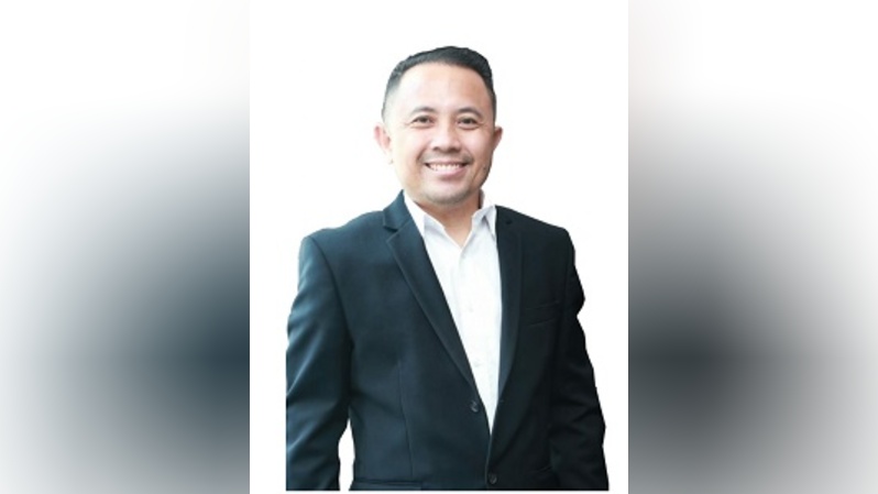 Komisaris PT PLN Batam Rizal Calvary Marimbo
