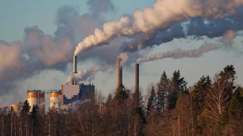 Ilustrasi emisi karbon. (Sumber: weforum.org)