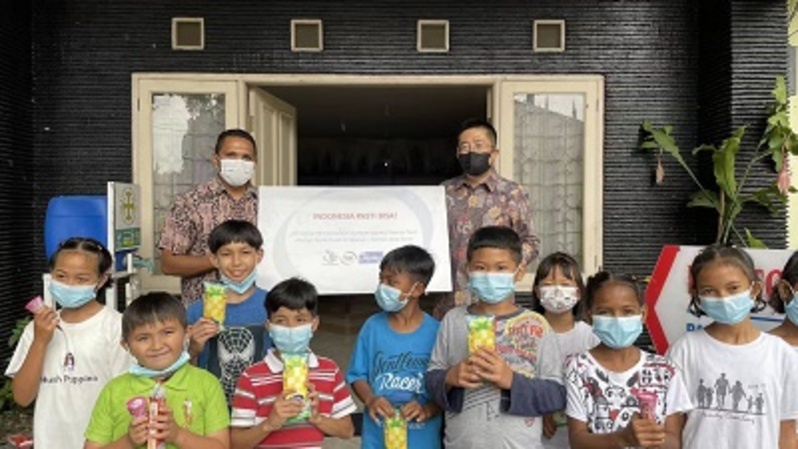 Yili Indonesia, anak usaha dari produsen produk olahan susu terbesar se-Asia, Yili Group, menyalurkan bantuan kepada 200 anak yatim di Panti Asuhan Santo Yusup Sindanglaya, Cipanas, Jawa Barat