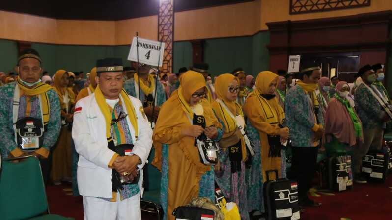 Sebanyak 404 calon jamaah haji asal Kabupaten Bogor, yang tergabung di kloter 3, di berangkatkan, Sabtu (4/6/2022).