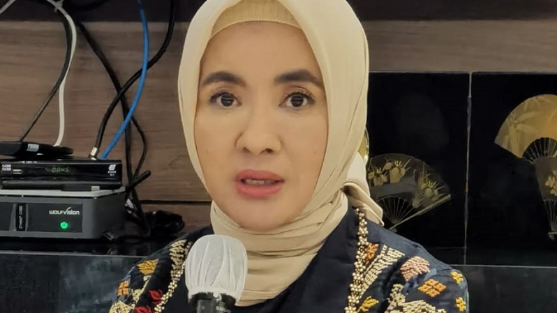 Direktur Utama Pertamina Nicke Widyawati dalam diskusi dengan para pemimpin redaksi di Graha Pertamina, Jakarta, Rabu (08/06/2022). (Foto: Primus Dorimulu)