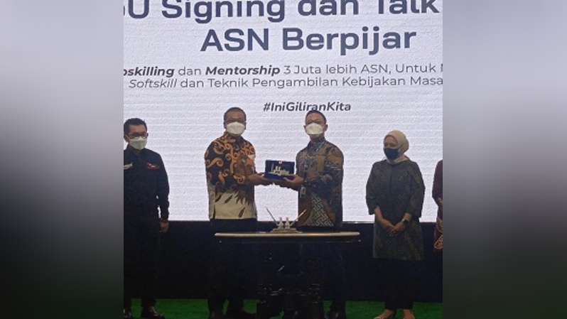  Lembaga Administasi Negara (LAN) menandatangani nota kesepahaman dengan Yayasan Pijar Masa Depan (Pijar Foundation) dalam pengembangan konsep digitalisasi birokrasi di Indonesia melalui program ASN Berpijar.