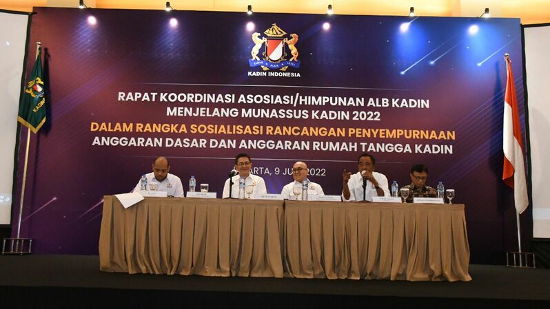 Untuk menyempurnakan anggaran dasar (AD) dan anggaran rumah tangga (ART) KADIN Indonesia, diadakan rapat koordinasi menjelang Musyawarah Nasional Khusus (MUNASSUS) KADIN Indonesia 2022 bersama anggota Wilayah Barat, Timur, Tengah, serta Anggota Luar Biasa (ALB) KADIN Indonesia yang digelar pada tanggal 6 Juni hingga 9 Juni 2022.