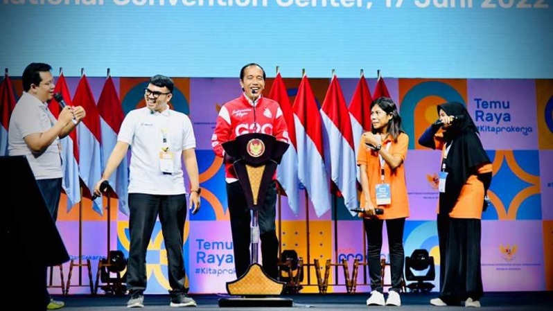 Presiden Joko Widodo (Jokowi) di acara silaturahmi dengan alumni penerima kartu prakerja di Sentul International Convention Center (SICC), Kabupaten Bogor, Jawa Barat, Jumat, 17 Juni 2022. (Foto: BPMI Setpres)