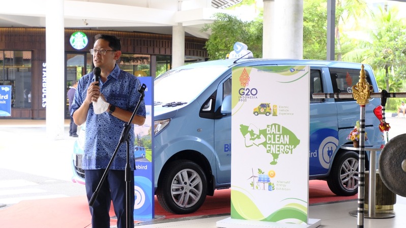Bandar Udara Internasional I Gusti Ngurah Rai yang telah mengundang Bluebird sebagai salah satu mitra resmi bandara untuk ikut serta dalam mendekatkan pengalaman mobilitas nol emisi kepada wisatawan. (Foto: Ist)