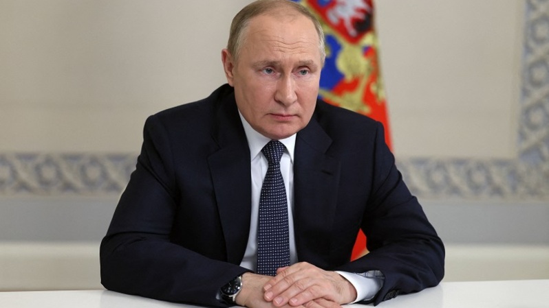 Presiden Rusia Vladimir Putin memimpin pertemuan dengan anggota Dewan Keamanan melalui panggilan telekonferensi di Moskow, Rusia pada 22 Juni 2022. (FOTO: MIKHAIL METZEL / SPUTNIK / AFP)