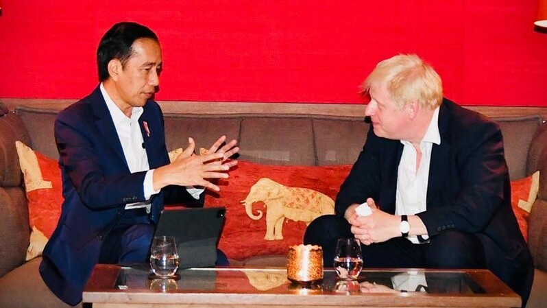 Di sela-sela pelaksanaan KTT G-7, Presiden Joko Widodo (Jokowi) bertemu dengan PM Inggris Boris Johnson di Elmau, Jerman, Senin (27/6/2022)
Sumber: Istimewa