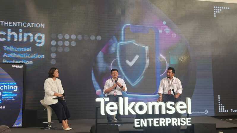 Vice President Enterprise Business Management Telkomsel Hanang Setiohargo (tengah). (Foto: Investor Daily/Eman)