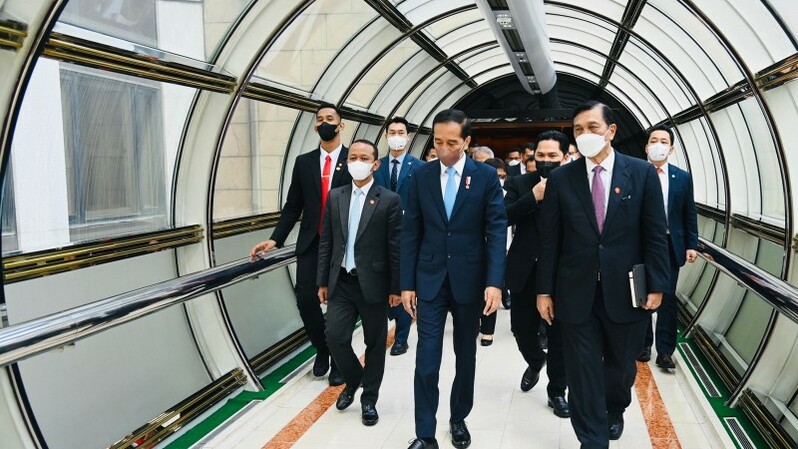 Presiden Joko Widodo (Jokowi) menghadiri pertemuan dengan CEO perusahaan-perusahaan Korea Selatan di Lotte Hotel, Seoul, pada Kamis pagi, 28 Juli 2022.
Sumber: Istimewa