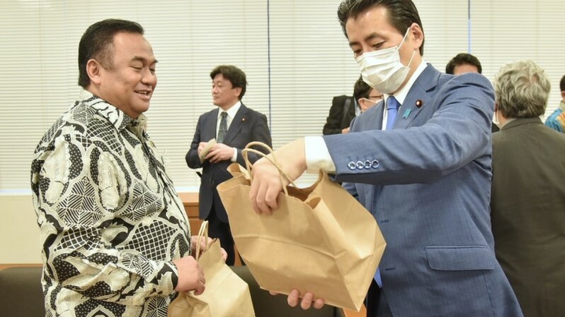 Wakil Ketua DPR RI Bidang Korinbang Rachmat Gobel mengajak Jepang untuk mengembangkan paradigma baru dalam menjalin hubungan diplomatik Indonesia-Jepang.
Sumber: Istimewa