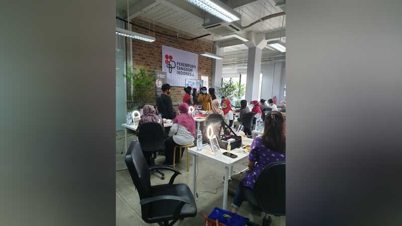 Kegiatan pengembangan diri untuk kaum disabilitas yang dilakukan oleh komunitas Perempuan Tangguh Indonesia