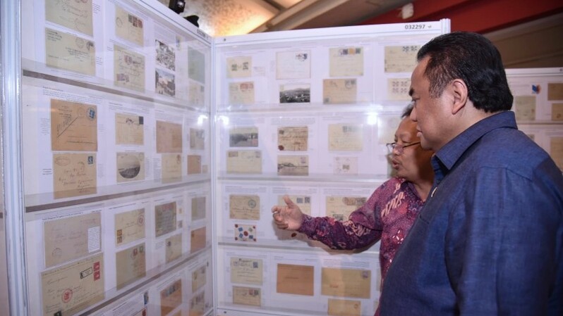 Wakil Ketua DPR RI Bidang Korinbang Rachmat Gobel menyatakan, melalui prangko, filatelis adalah pencatat sejarah dan peradaban.
Sumber: Istimewa