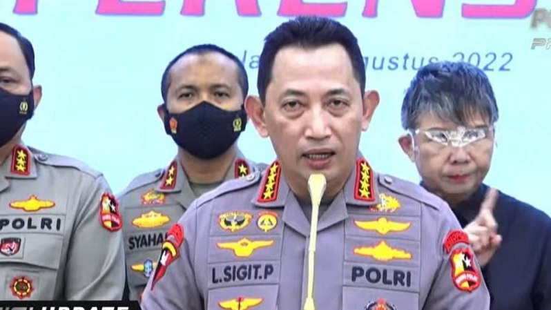Jenderal Listyo Sigit Prabowo memberikan keterangan pers terkait kasus terbunuhnya Brigadir J di Mabes Polri, Selasa, 9 Agustus 2022. (Foto: YouTube Polri TV Radio)