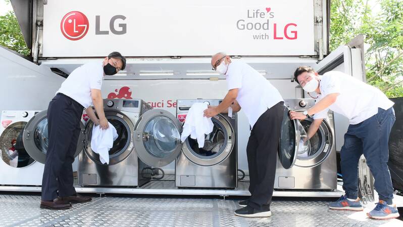 Berkolaborasi dengan Palang Merah Indonesia (PMI), PT LG Electronics Indonesia (LG) menggelar kegiatan Mencuci Sehat Bersama LG selama empat hari, 11-14 Agustus 2022, di Jakarta, Tangerang, dan Bekasi. (Dok. LG)
