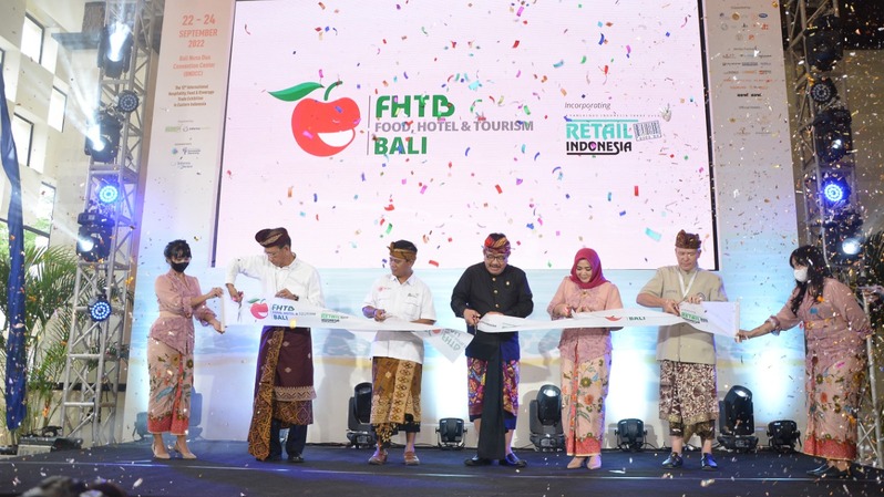 Gubernur Bali, Prof Dr Ir Tjokorda Oka Artha Ardana Sukawati, MSi membuka Pameran Food, Hotel, and Tourism Bali (FHTB) 2022