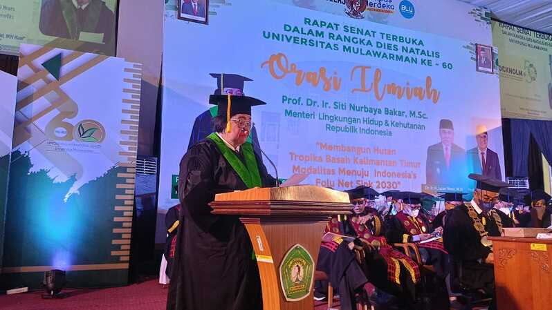 Menteri Lingkungan Hidup dan Kehutanan (LHK) Siti Nurbaya Bakar dalam Orasi Ilmiah Dies Natalis Universitas Mulawarman, Kalimantan Timur, Selasa (27/9/2022).