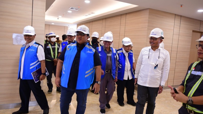 Dewan komisaris dan direksi PT PP (Persero) Tbk (PTPP) kembali menggelar kunjungan kerja pada tiga lokasi proyek perseroan, Kamis (29/9/2022), di Jakarta dan Tangerang. 