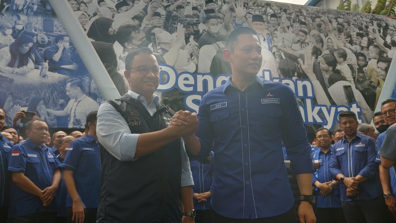 Ketum Partai Demokrat Agus Harimurti Yudhoyono dan Gubernur DKI Anies Baswedan menggelar jumpa pers di kantor DPP Demokrat, Jalan Proklamasi, Menteng, Jakarta Pusat, Jumat, 7 Oktober 2022.