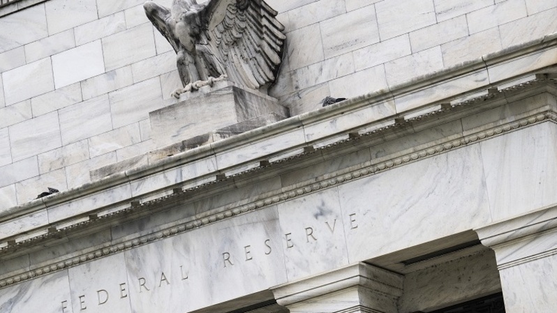 Gedung Federal Reserve Marriner S. Eccles terlihat di Washington, DC pada 4 Mei 2022. (Foto: Jim WATSON / AFP)