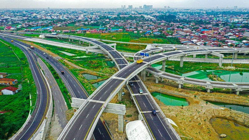 PT Hutama Karya menyebut pembangunan Jalan Tol Trans Sumatera (JJTS) tahap I telah mencapai 1.064 KM. dengan ruas operasional sepanjang 549 Km dan ruas konstruksi sepanjang 515 KM.
Sumber: Istimewa