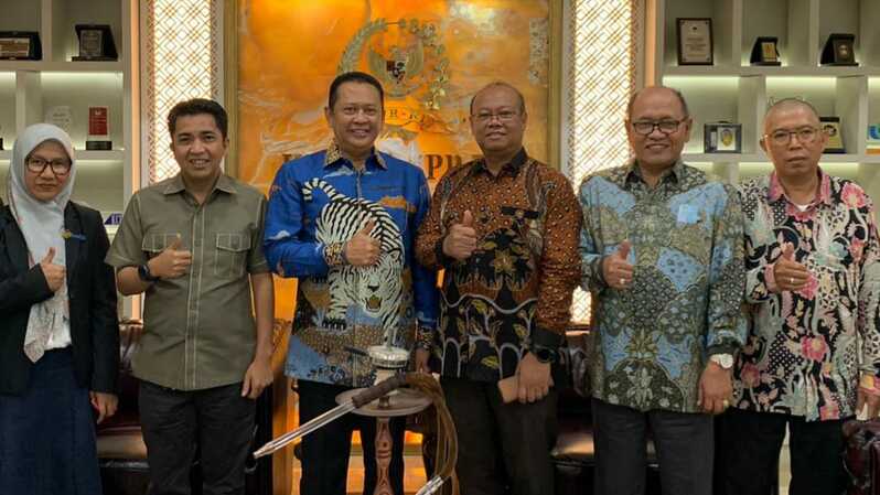 Ketua MPR RI, Bambang Soesatyo saat menerima manajemen platform pendidikan Greatedu