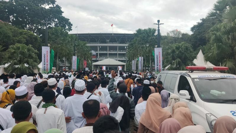 Ribuan relawan Joko Widodo (Jokowi) dari berbagai daerah mulai memadati komplek Gelora Bung Karno (GBK) untuk mengikuti kegiatan Nusantara Bersatu, 26 November 2022.