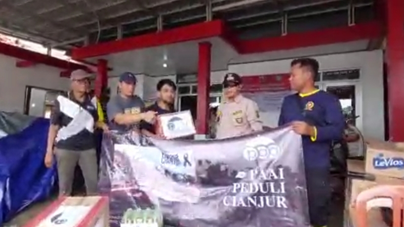 Perkumpulan Agen Asuransi Indonesia mengumpulkan sumbangan dari para agen anggotanya dan didonasikan ke korban gempa Cianjur, Jawa Barat.