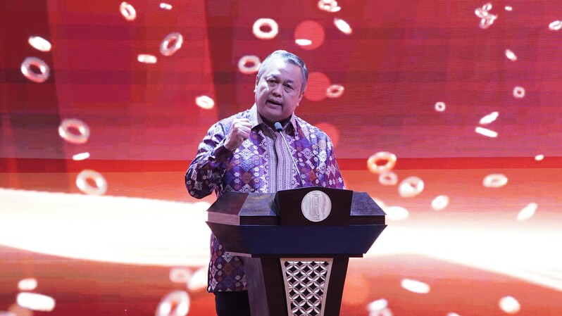 Gubernur Bank Indonesia (BI) Perry Warjiyo saat memberikan paparan pada acara Pertemuan Tahunan Bank Indonesia (PTBI) 2022 yang digelar secara hybrid di Jakarta (30/11/2022). (Sumber: Bank Indonesia)