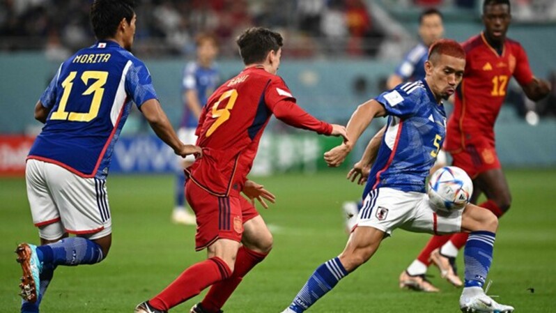 Pertandingan Jepang melawan Spanyol pada laga terakhir Grup E di Stadion Khalifa, Jumat, 2 Desember 2022.