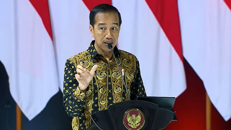 Presiden Joko Widodo (Jokowi) saat memberikan sambutan pada Rapat Koordinasi Nasional Kepala Daerah dan Forkompinda Tahun 2023 di Sentul, Jawa Barat, Selasa (17/01/2023). (Sumber: Akun Youtube Kemendagri RI)