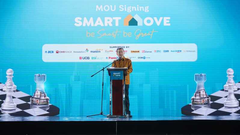 Direktur Sinar Mas Land Herry Hendarta memberikan kata sambutan dalam signing MoU Sinar Mas Land dengan sejumlah bank yang mendukung program penjualan nasional tahun 2023.
