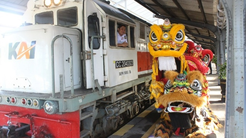 PT Kereta Api Indonesia (Persero)/KAI melayani sebanyak 466.241 pelanggan atau rata-rata 116.560 pelanggan kereta api jarak jauh selama libur panjang Tahun Baru Imlek 2574. (Ist)
