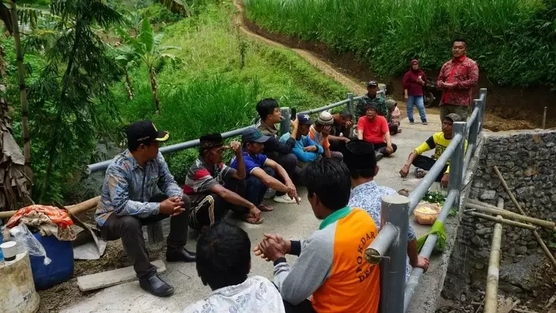 Program CSR Insight Merenovasi Jembatan di Desa Taji, Kabupaten Malang