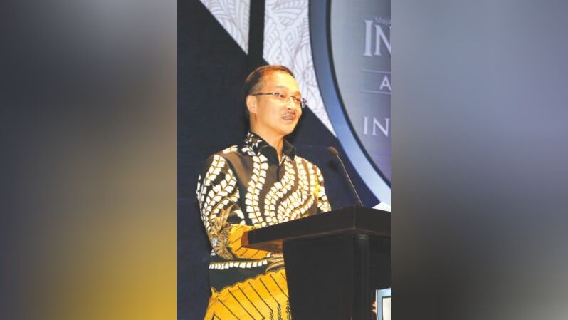 Pidato Wakil Ketua Umum Asosiasi Asuransi Jiwa Indonesia (AAJI) Wiroyo Karsono saat acara Investor Awards Best Insurance 2018 di Jakarta, Selasa (24/7). FOTO: UTHAN A RACHIM
