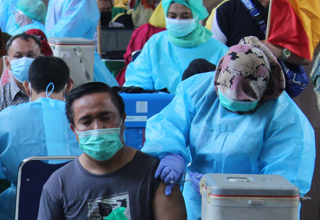 Indonesia Suspends 450,000 AstraZeneca Vaccine Doses Over Post-Vaccination Death