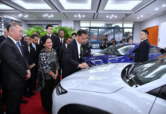 Indonesia Aims to Produce 600,000 Electric Cars
