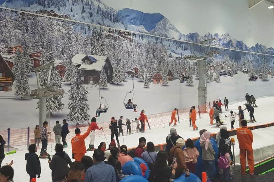 Indonesia Welcomes Its First Indoor Snow Theme Park