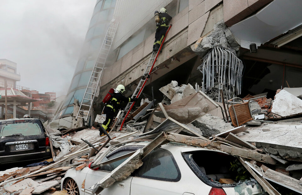 At Least Seven Killed 67 Missing After Quake Rocks Taiwan - 