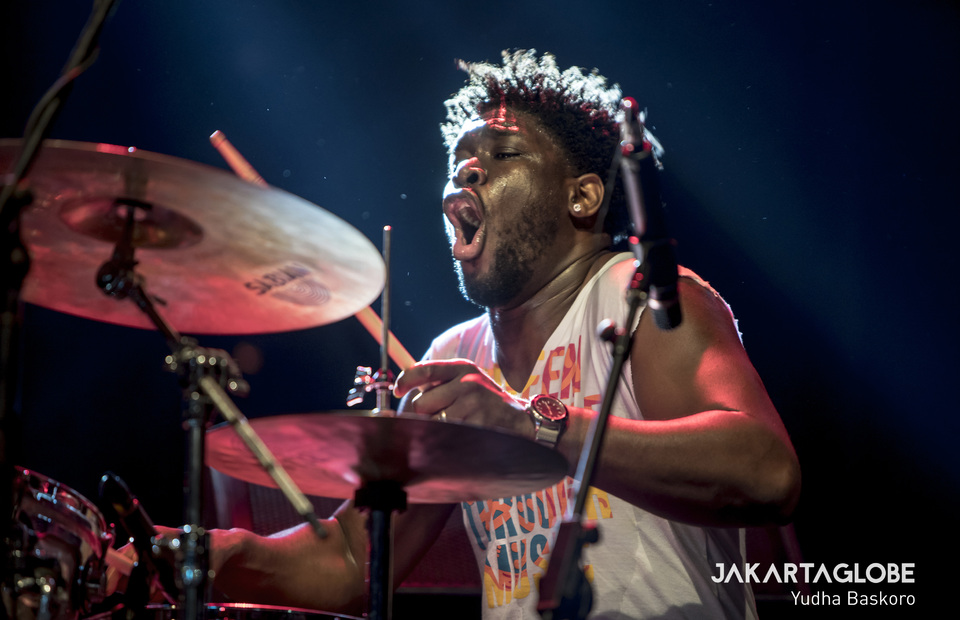A drummer plays his power beat during Keziah Jones opening act in Java Jazz 2020. (JG Photo/Yudha Baskoro)