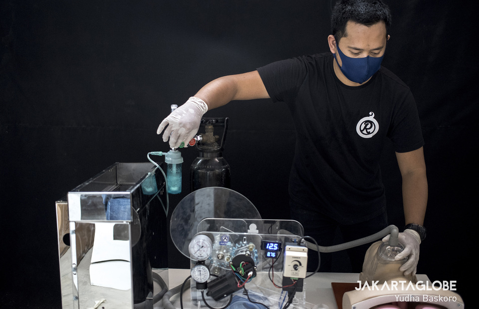 A worker operates final check before assemble the emergency ventilator and demonstrate it in front of Indonesian Ministry of Health this week. (JG Photo/Yudha Baskoro)