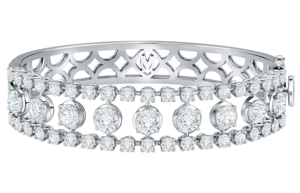 Bangle necklace from the Lucente collection. (Photo Courtesy of Mondial)