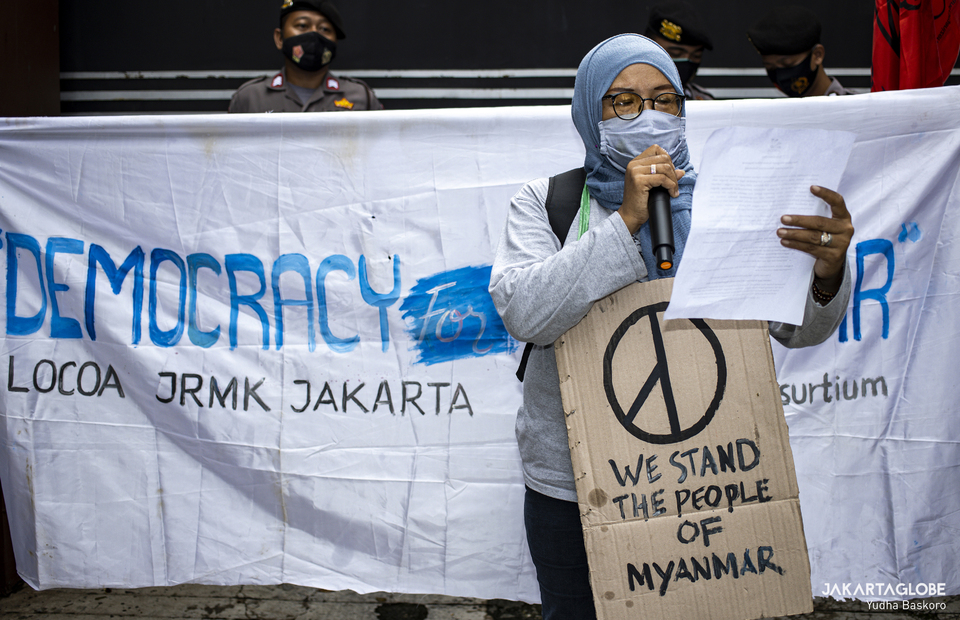 A protester gives oration during protest in front of Myanmar Embassy in Central Jakarta on Feb, 5, 2021. (JG Photo/Yudha Baskoro)