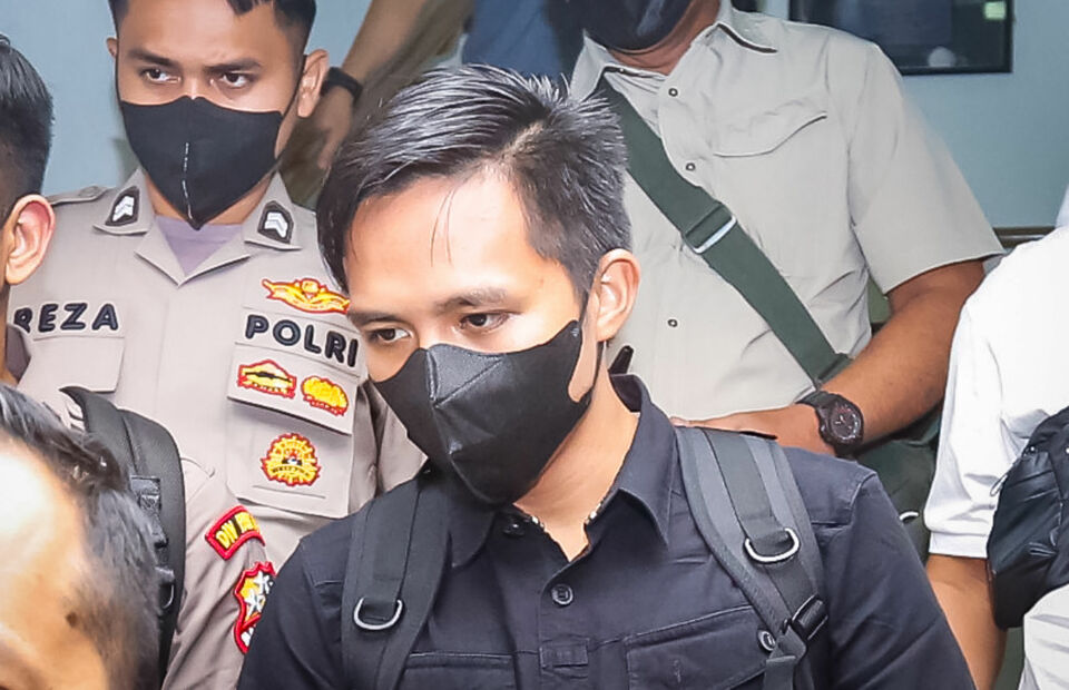 Second Patrolman Richard Eliezer Lumiu arrives at the office of the National Commission for Human Rights in Jakartato testify in the murder case of Brigadier Nopryansyah Yosua Hutabarat on July 26, 2022. (Ruht Semiono)