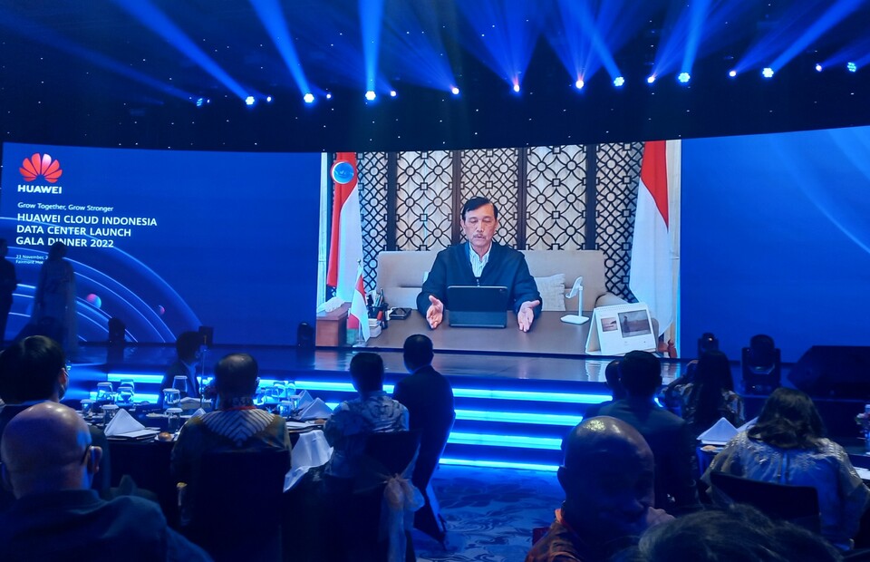 Coordinating Minister for Maritime Affairs and Investment Luhut Binsar Pandjaitan speaks in a recorded video during the launch ceremony of the Huawei data center in Jakarta on November 23, 2022. (Heru Andriyanto)
