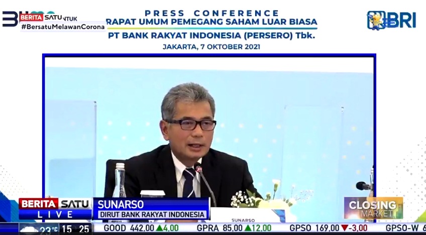 Direktur Utama BRI Sunarso berikan keterangan usai RUPSLB di Jakarta, Kamis (7/10/2021). Sumber: BSTV