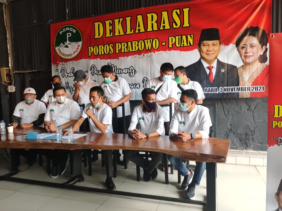 Sejumlah relawan membentuk Poros Prabowo-Puan dan mendeklarasikan keduanya maju menjadi capres dan cawapres dalam Pilpres 2024, Rabu (3/11/2021). Foto: IST